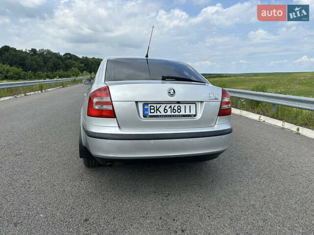 Серый Шкода Октавия, объемом двигателя 1.6 л и пробегом 267 тыс. км за 5400 $, фото 5 на Automoto.ua