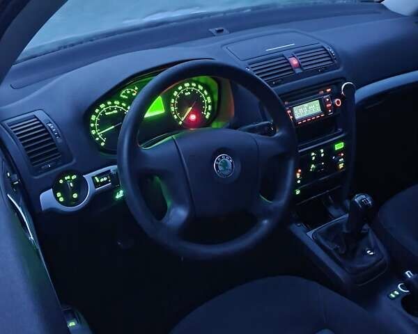 Серый Шкода Октавия, объемом двигателя 1.6 л и пробегом 240 тыс. км за 4850 $, фото 47 на Automoto.ua