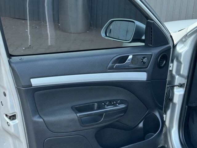 Серый Шкода Октавия, объемом двигателя 1.6 л и пробегом 223 тыс. км за 6500 $, фото 14 на Automoto.ua