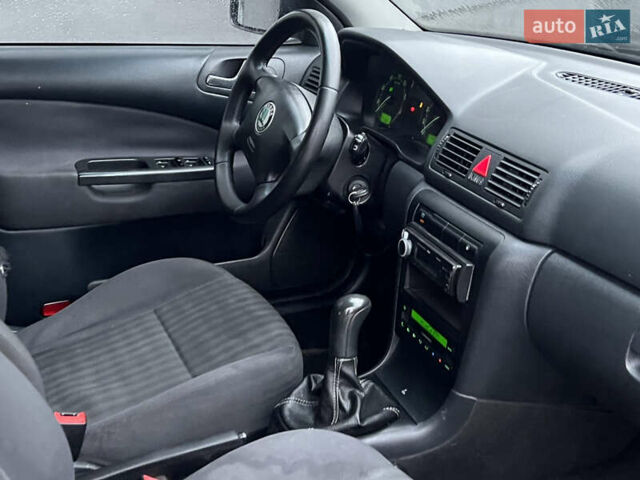 Сірий Шкода Октавія, об'ємом двигуна 1.8 л та пробігом 310 тис. км за 3950 $, фото 41 на Automoto.ua