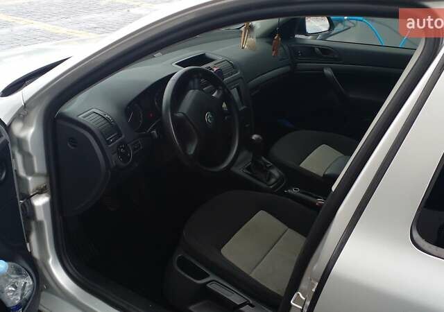 Серый Шкода Октавия, объемом двигателя 1.6 л и пробегом 245 тыс. км за 6700 $, фото 6 на Automoto.ua
