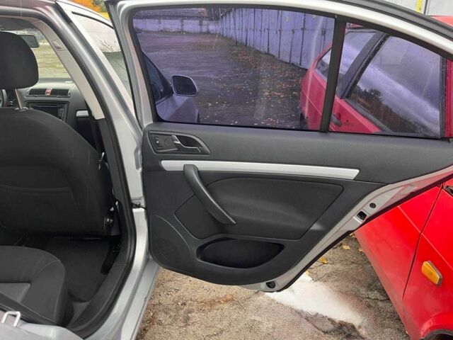 Шкода Октавия 2007 в Житомире на Automoto.ua Серый Шкода Октавия, объемом двигателя 1.6 л и пробегом 330 тыс. км за 4950 $, фото 15 на Automoto.ua