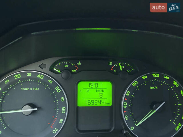 Шкода Октавия 2007 в Борщеве на Automoto.ua Серый Шкода Октавия, объемом двигателя 1.6 л и пробегом 169 тыс. км за 7900 $, фото 8 на Automoto.ua