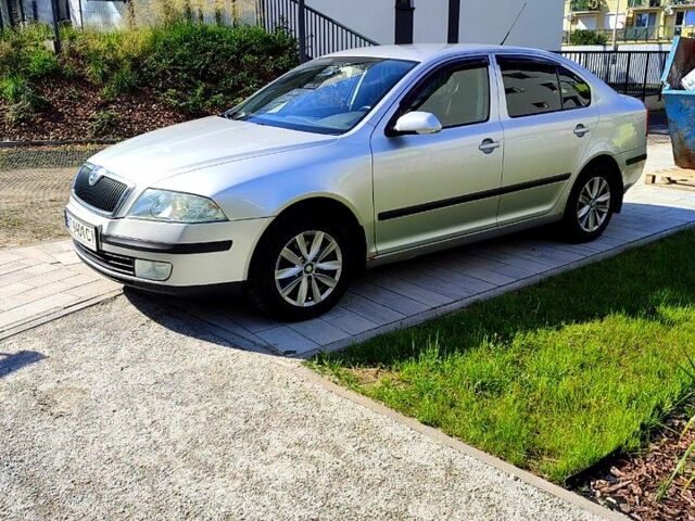 Серый Шкода Октавия, объемом двигателя 1.6 л и пробегом 245 тыс. км за 6000 $, фото 4 на Automoto.ua