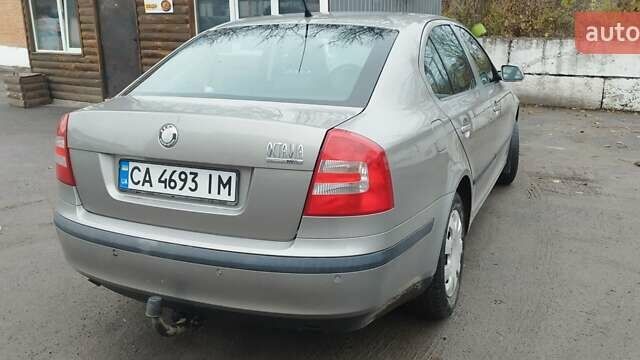 Серый Шкода Октавия, объемом двигателя 1.6 л и пробегом 297 тыс. км за 5400 $, фото 5 на Automoto.ua