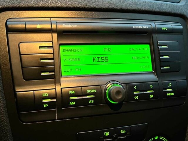 Серый Шкода Октавия, объемом двигателя 1.6 л и пробегом 250 тыс. км за 5850 $, фото 10 на Automoto.ua