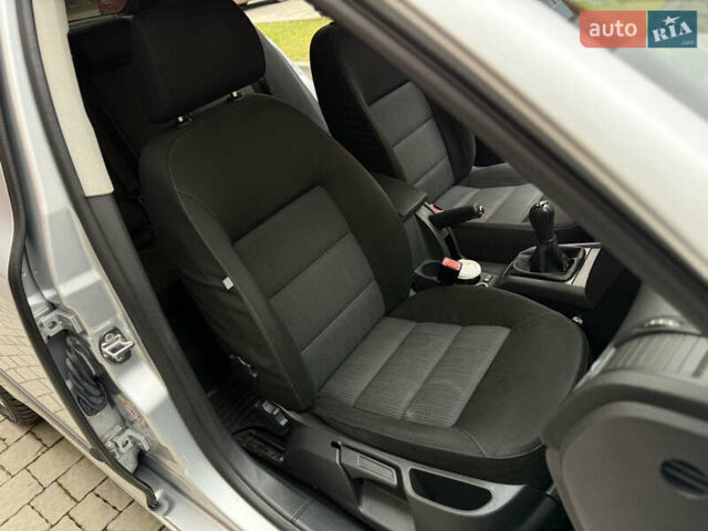 Сірий Шкода Октавія, об'ємом двигуна 2 л та пробігом 301 тис. км за 6150 $, фото 32 на Automoto.ua