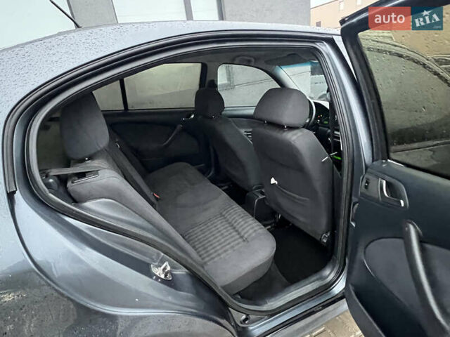 Сірий Шкода Октавія, об'ємом двигуна 1.8 л та пробігом 310 тис. км за 3950 $, фото 37 на Automoto.ua