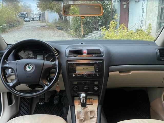 Сірий Шкода Октавія, об'ємом двигуна 2 л та пробігом 231 тис. км за 5850 $, фото 7 на Automoto.ua