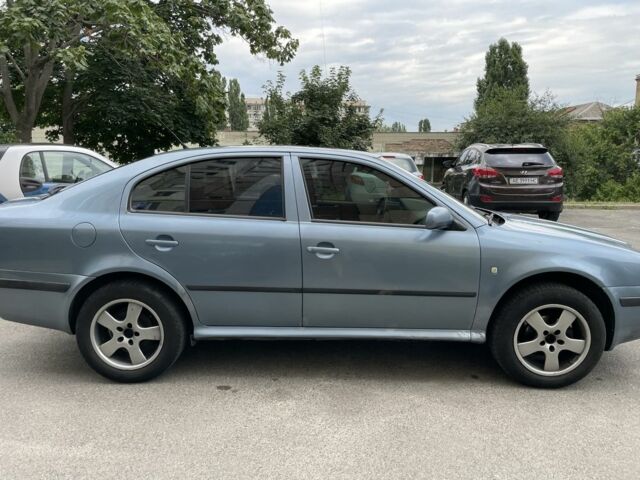 Серый Шкода Октавия, объемом двигателя 1.6 л и пробегом 353 тыс. км за 4500 $, фото 5 на Automoto.ua