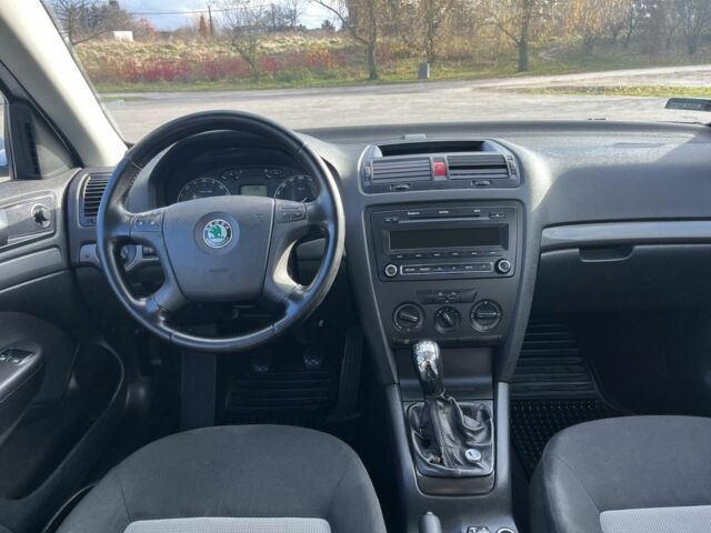 Серый Шкода Октавия, объемом двигателя 1.9 л и пробегом 258 тыс. км за 2892 $, фото 1 на Automoto.ua