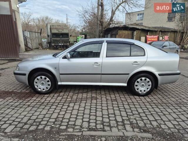 Серый Шкода Октавия, объемом двигателя 1.6 л и пробегом 163 тыс. км за 6500 $, фото 1 на Automoto.ua