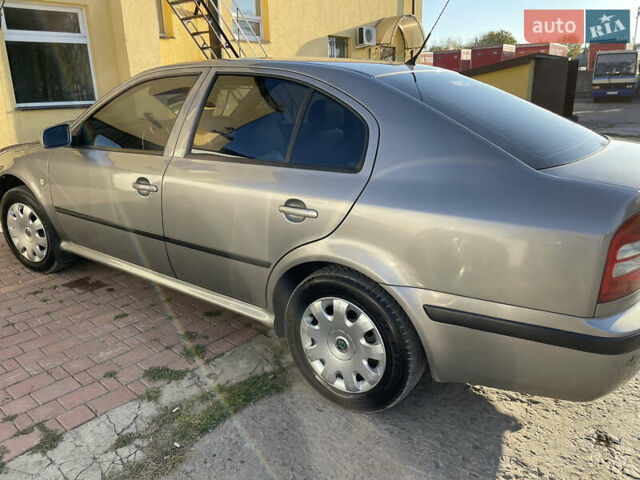 Серый Шкода Октавия, объемом двигателя 1.6 л и пробегом 260 тыс. км за 5600 $, фото 12 на Automoto.ua