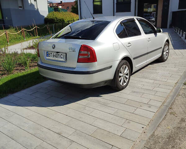 Серый Шкода Октавия, объемом двигателя 1.6 л и пробегом 245 тыс. км за 6000 $, фото 1 на Automoto.ua