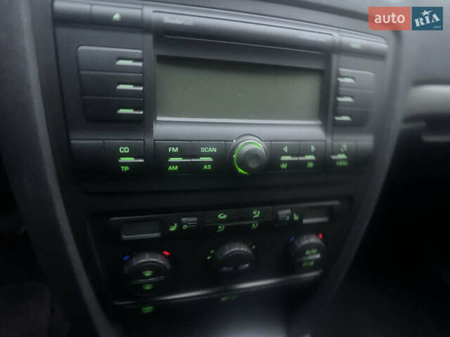 Шкода Октавия 2007 в Каменце-Подольском на Automoto.ua Серый Шкода Октавия, объемом двигателя 1.6 л и пробегом 177 тыс. км за 6700 $, фото 11 на Automoto.ua
