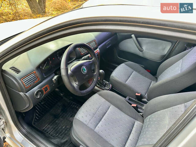 Сірий Шкода Октавія, об'ємом двигуна 1.6 л та пробігом 235 тис. км за 4999 $, фото 12 на Automoto.ua