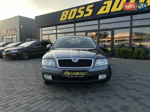 Серый Шкода Октавия, объемом двигателя 1.6 л и пробегом 147 тыс. км за 6450 $, фото 1 на Automoto.ua