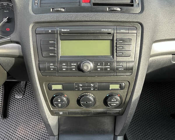 Сірий Шкода Октавія, об'ємом двигуна 1.9 л та пробігом 310 тис. км за 6300 $, фото 11 на Automoto.ua