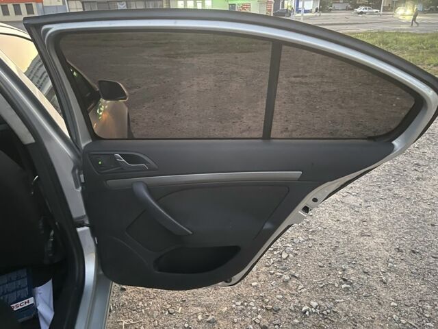 Сірий Шкода Октавія, об'ємом двигуна 2 л та пробігом 346 тис. км за 5900 $, фото 10 на Automoto.ua