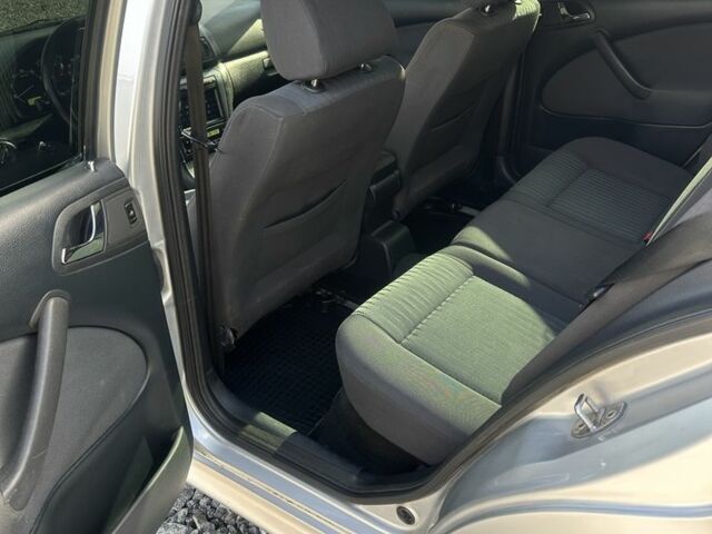 Серый Шкода Октавия, объемом двигателя 1.8 л и пробегом 276 тыс. км за 4999 $, фото 7 на Automoto.ua