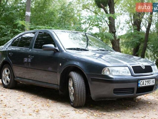 Сірий Шкода Октавія, об'ємом двигуна 1.6 л та пробігом 274 тис. км за 5600 $, фото 1 на Automoto.ua