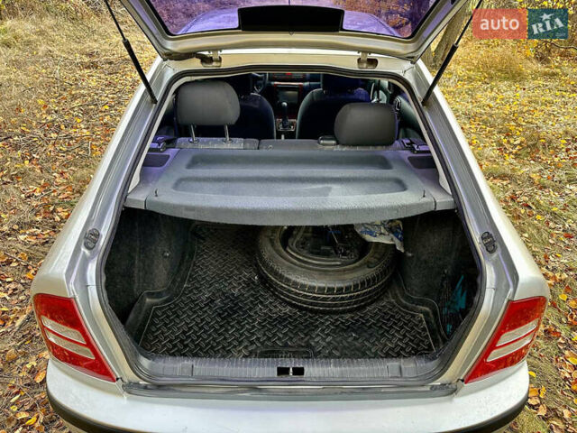 Сірий Шкода Октавія, об'ємом двигуна 1.6 л та пробігом 235 тис. км за 4999 $, фото 15 на Automoto.ua