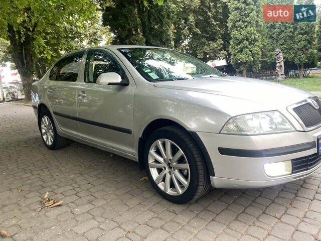 Серый Шкода Октавия, объемом двигателя 1.6 л и пробегом 350 тыс. км за 4000 $, фото 2 на Automoto.ua
