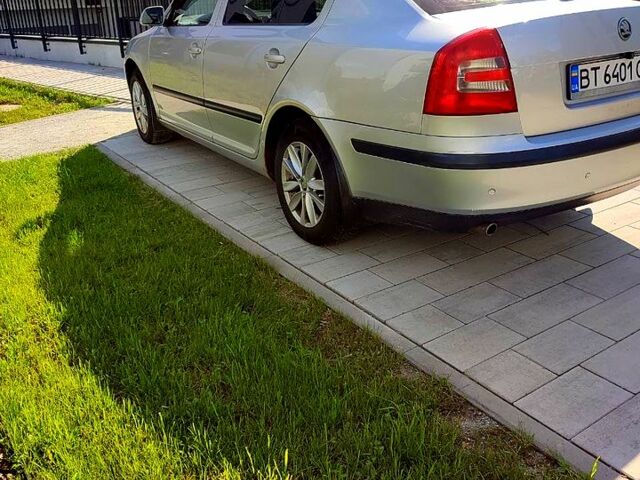 Серый Шкода Октавия, объемом двигателя 1.6 л и пробегом 245 тыс. км за 6000 $, фото 2 на Automoto.ua