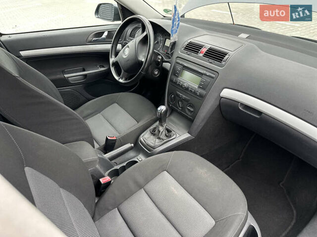 Серый Шкода Октавия, объемом двигателя 1.6 л и пробегом 201 тыс. км за 7300 $, фото 20 на Automoto.ua