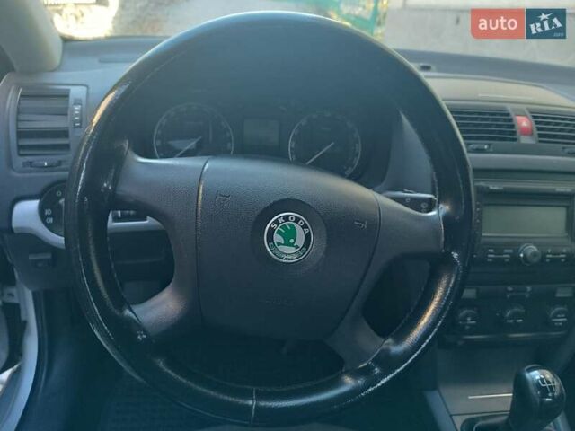 Шкода Октавия 2007 в Тернополе на Automoto.ua Серый Шкода Октавия, объемом двигателя 1.6 л и пробегом 270 тыс. км за 5600 $, фото 24 на Automoto.ua