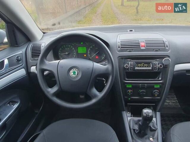 Серый Шкода Октавия, объемом двигателя 1.6 л и пробегом 240 тыс. км за 4850 $, фото 43 на Automoto.ua