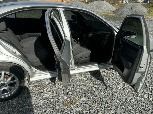 Серый Шкода Октавия, объемом двигателя 1.8 л и пробегом 276 тыс. км за 4999 $, фото 5 на Automoto.ua