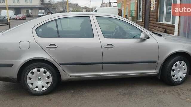 Серый Шкода Октавия, объемом двигателя 1.6 л и пробегом 297 тыс. км за 5400 $, фото 3 на Automoto.ua