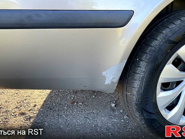 Серый Шкода Октавия, объемом двигателя 1.6 л и пробегом 265 тыс. км за 5300 $, фото 3 на Automoto.ua