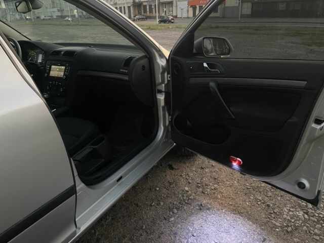 Сірий Шкода Октавія, об'ємом двигуна 2 л та пробігом 346 тис. км за 5900 $, фото 13 на Automoto.ua