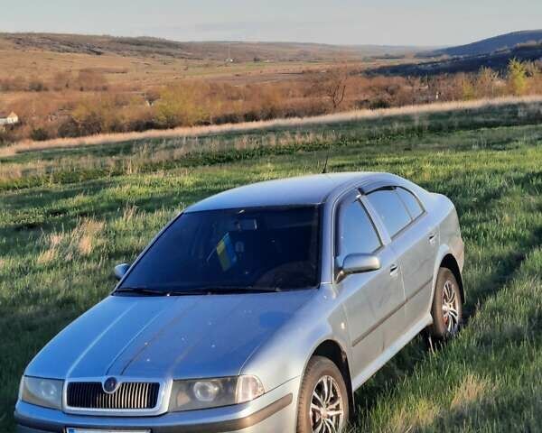 Сірий Шкода Октавія, об'ємом двигуна 1.6 л та пробігом 300 тис. км за 4900 $, фото 1 на Automoto.ua