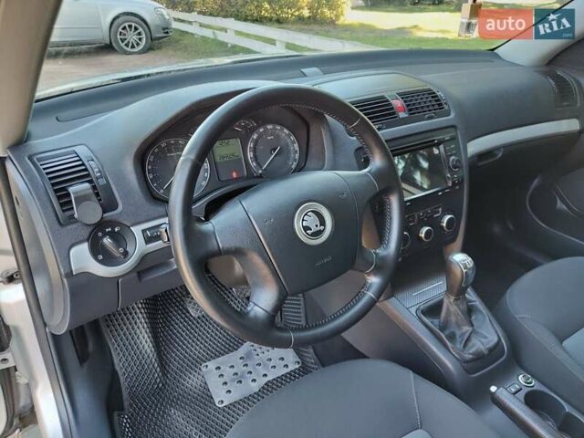 Серый Шкода Октавия, объемом двигателя 1.6 л и пробегом 285 тыс. км за 5500 $, фото 28 на Automoto.ua