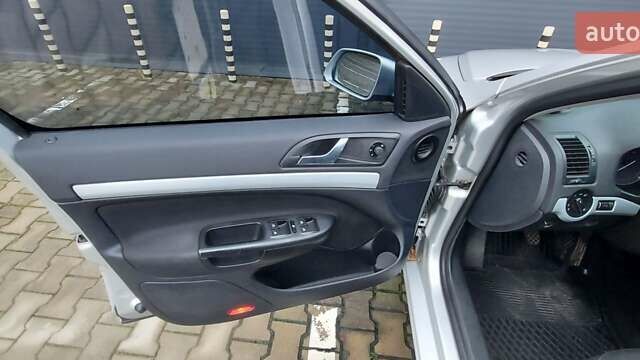 Серый Шкода Октавия, объемом двигателя 1.6 л и пробегом 335 тыс. км за 4850 $, фото 17 на Automoto.ua