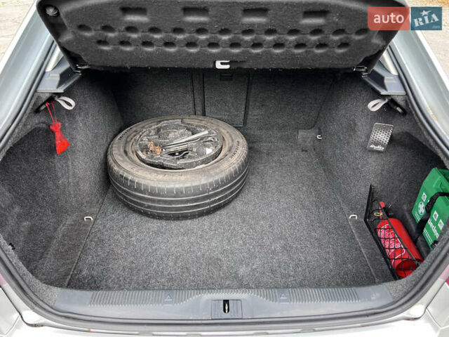 Сірий Шкода Октавія, об'ємом двигуна 1.6 л та пробігом 283 тис. км за 5500 $, фото 11 на Automoto.ua
