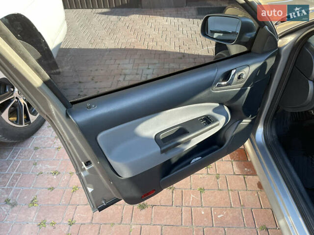 Серый Шкода Октавия, объемом двигателя 1.6 л и пробегом 260 тыс. км за 5600 $, фото 8 на Automoto.ua