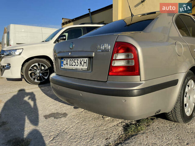 Серый Шкода Октавия, объемом двигателя 1.6 л и пробегом 260 тыс. км за 5600 $, фото 4 на Automoto.ua