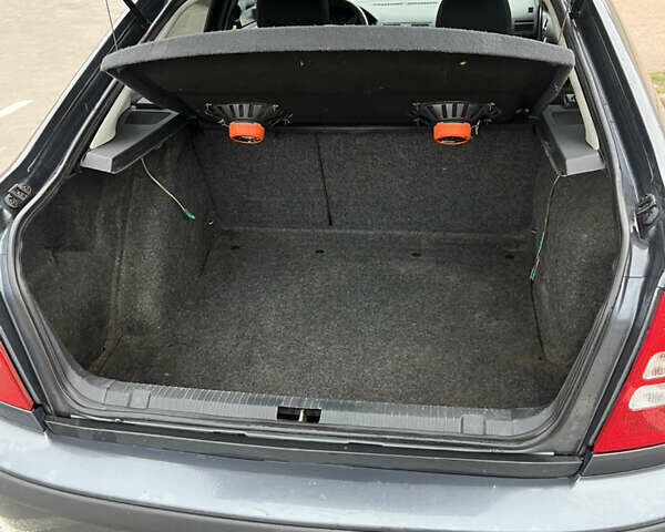 Сірий Шкода Октавія, об'ємом двигуна 1.6 л та пробігом 262 тис. км за 4999 $, фото 12 на Automoto.ua