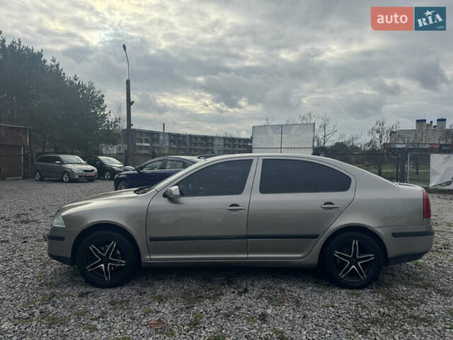 Серый Шкода Октавия, объемом двигателя 1.6 л и пробегом 290 тыс. км за 5600 $, фото 7 на Automoto.ua