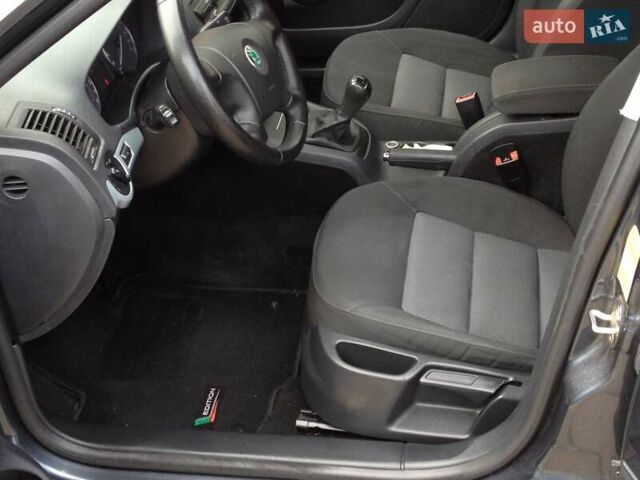 Сірий Шкода Октавія, об'ємом двигуна 1.6 л та пробігом 235 тис. км за 6100 $, фото 9 на Automoto.ua