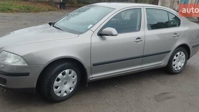 Серый Шкода Октавия, объемом двигателя 1.6 л и пробегом 297 тыс. км за 5400 $, фото 12 на Automoto.ua