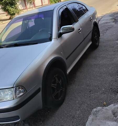 Сірий Шкода Октавія, об'ємом двигуна 1.6 л та пробігом 300 тис. км за 4300 $, фото 3 на Automoto.ua