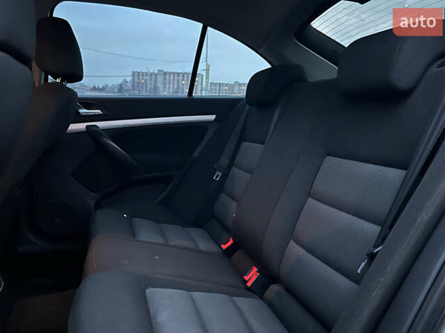 Серый Шкода Октавия, объемом двигателя 1.6 л и пробегом 250 тыс. км за 5850 $, фото 16 на Automoto.ua