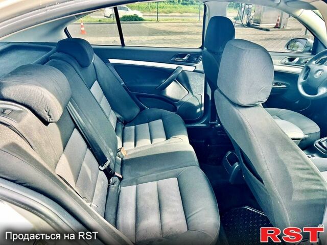 Серый Шкода Октавия, объемом двигателя 1.6 л и пробегом 218 тыс. км за 4650 $, фото 5 на Automoto.ua