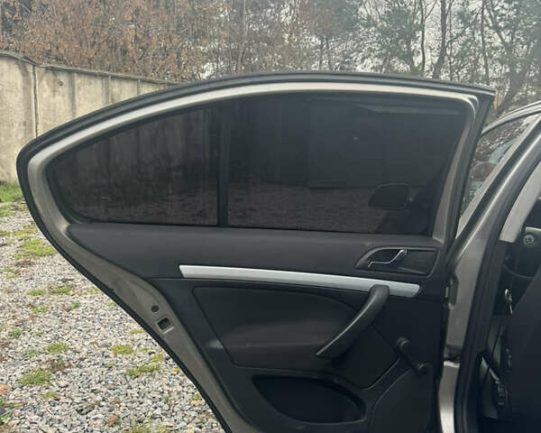 Серый Шкода Октавия, объемом двигателя 1.6 л и пробегом 290 тыс. км за 5600 $, фото 15 на Automoto.ua