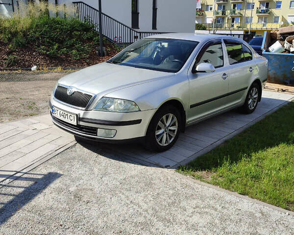 Серый Шкода Октавия, объемом двигателя 1.6 л и пробегом 245 тыс. км за 6000 $, фото 3 на Automoto.ua